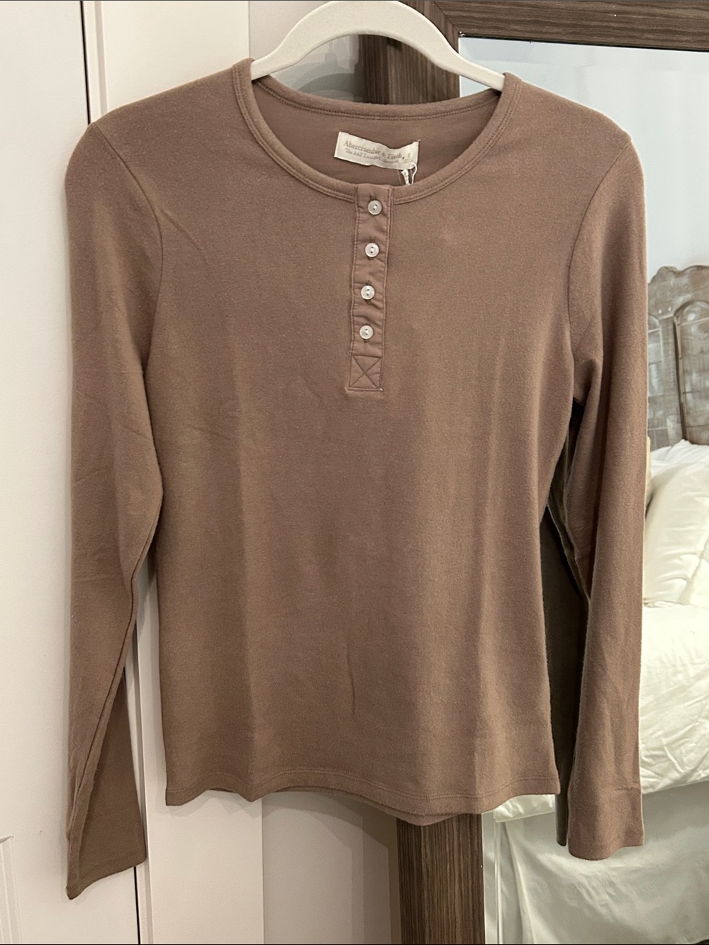 NWT Abercrombie Lounge Collection Brown Henley